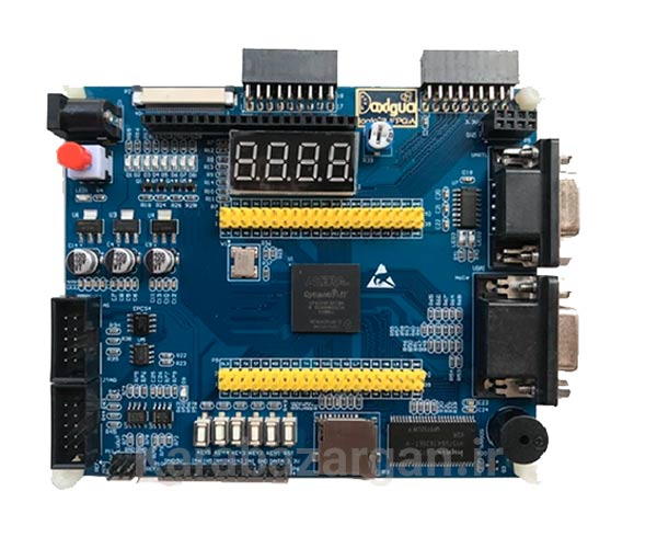 برد FPGA مدل DAXIGUA Cyclone IV EP4CE6F17C8 یکی از محبوب‌ترین بردهای آموزشی و نیمه‌حرفه‌ای در حوزه طراحی دیجیتال، پردازش سخت‌افزاری و توسعه سیستم‌های مبتنی بر FPGA